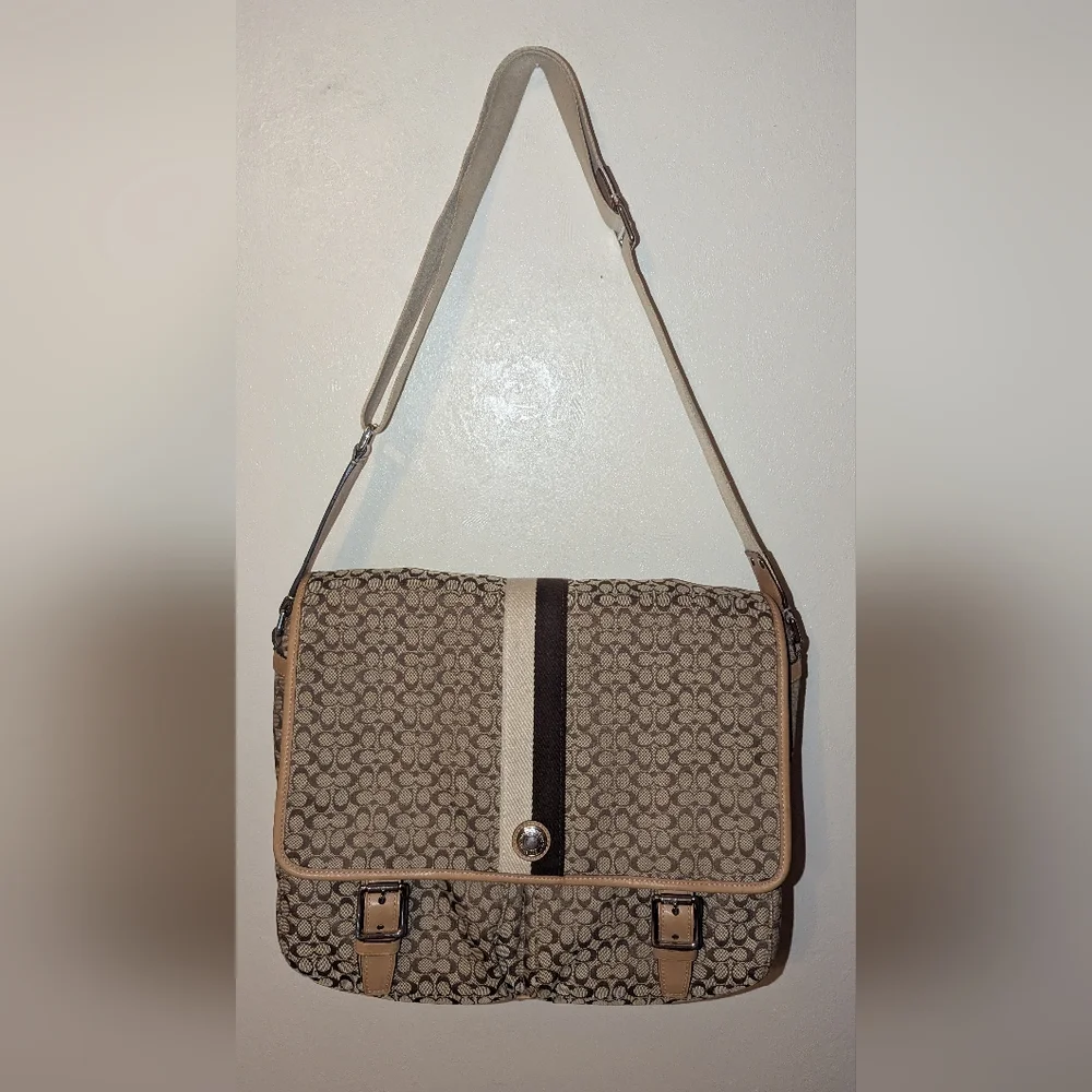 Coach Voyager Khaki Crossbody Messenger Bag Tan Khaki VGUC